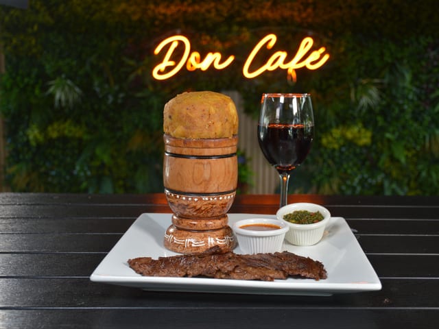 Mofongo Con Churrasco 6oz.